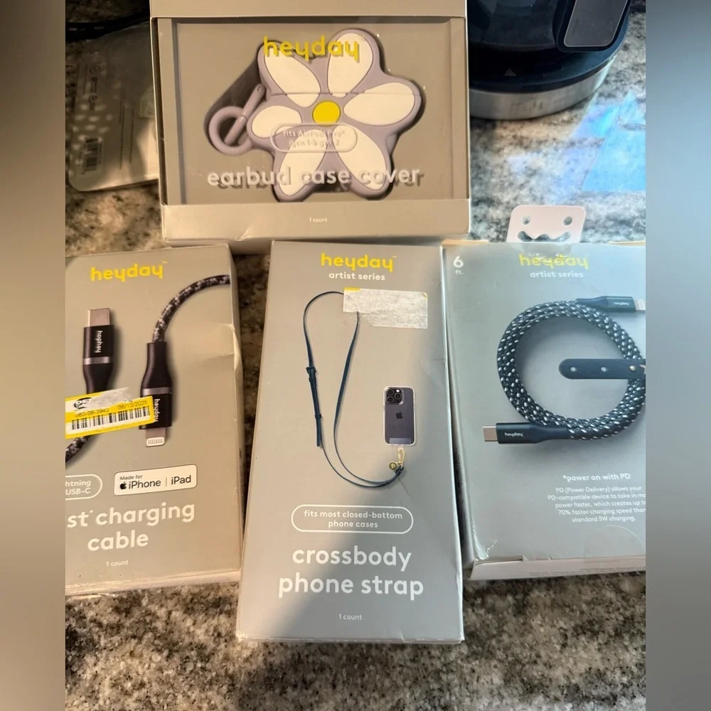 New in box heyday electronic/iPhone 4 piece bundle. Get all 4!